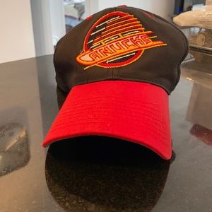 Vancouver Canucks retro hat